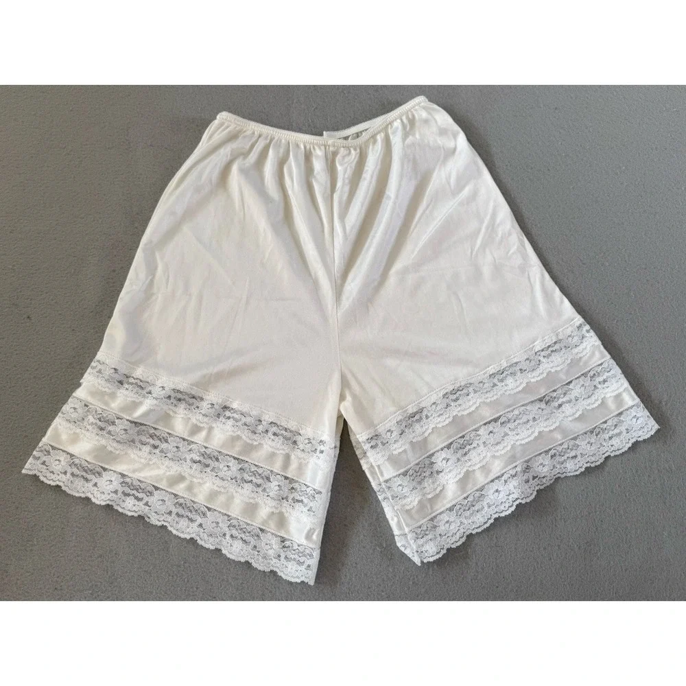 Velrose Vintage Cream Nylon Pettipants Bloomers Lace Trim Slip Shorts S USA